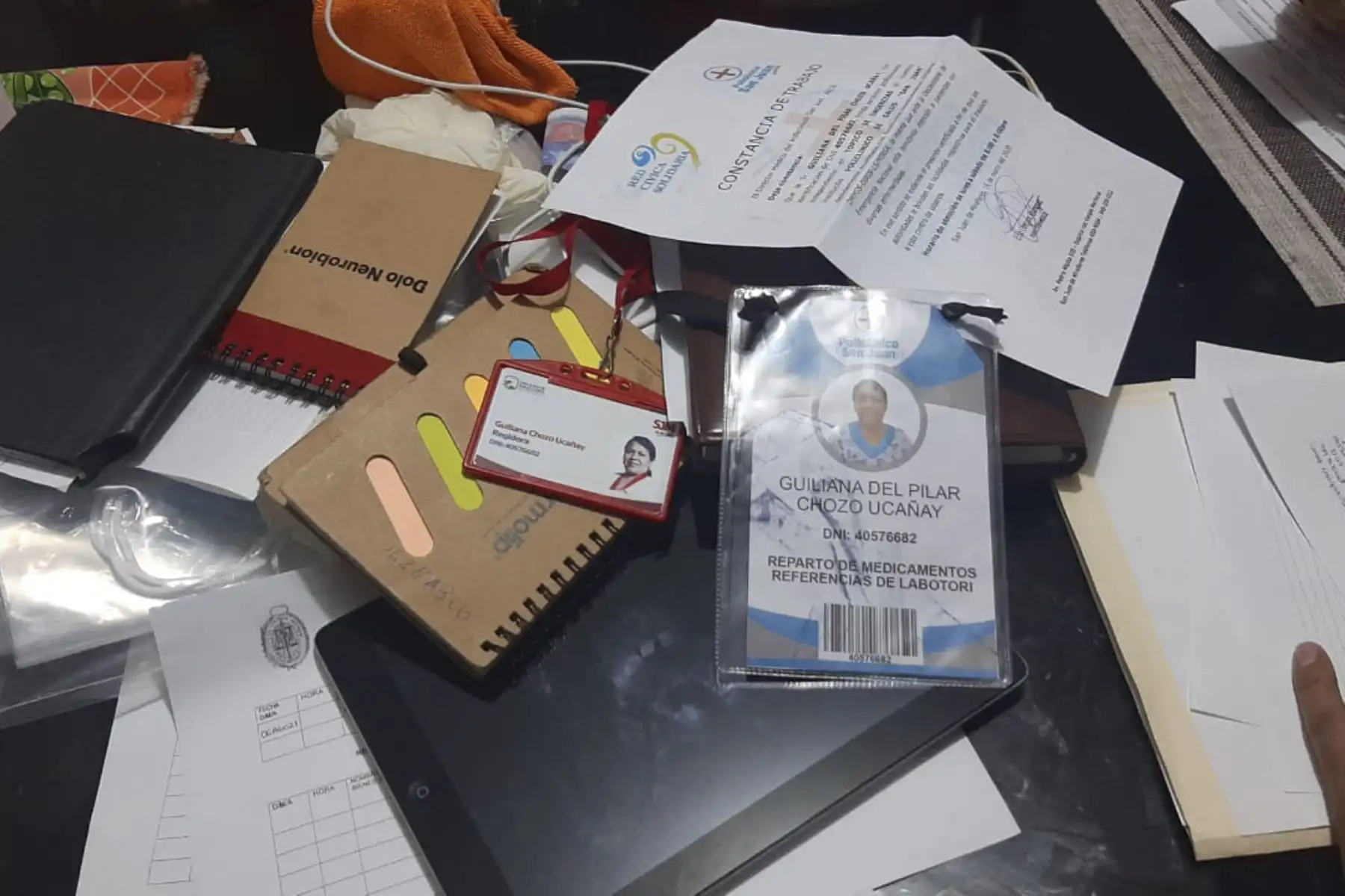 La Policía Nacional del Perú (PNP) detuvo hoy a la alcaldesa de San Juan de Miraflores, María Cristina Nina Garnica, y a siete funcionarios de esa comuna, quienes integrarían la organización criminal “Los Elegantes de San John”, dedicada al cobro ilegal de cupos en el distrito. Foto: PNP