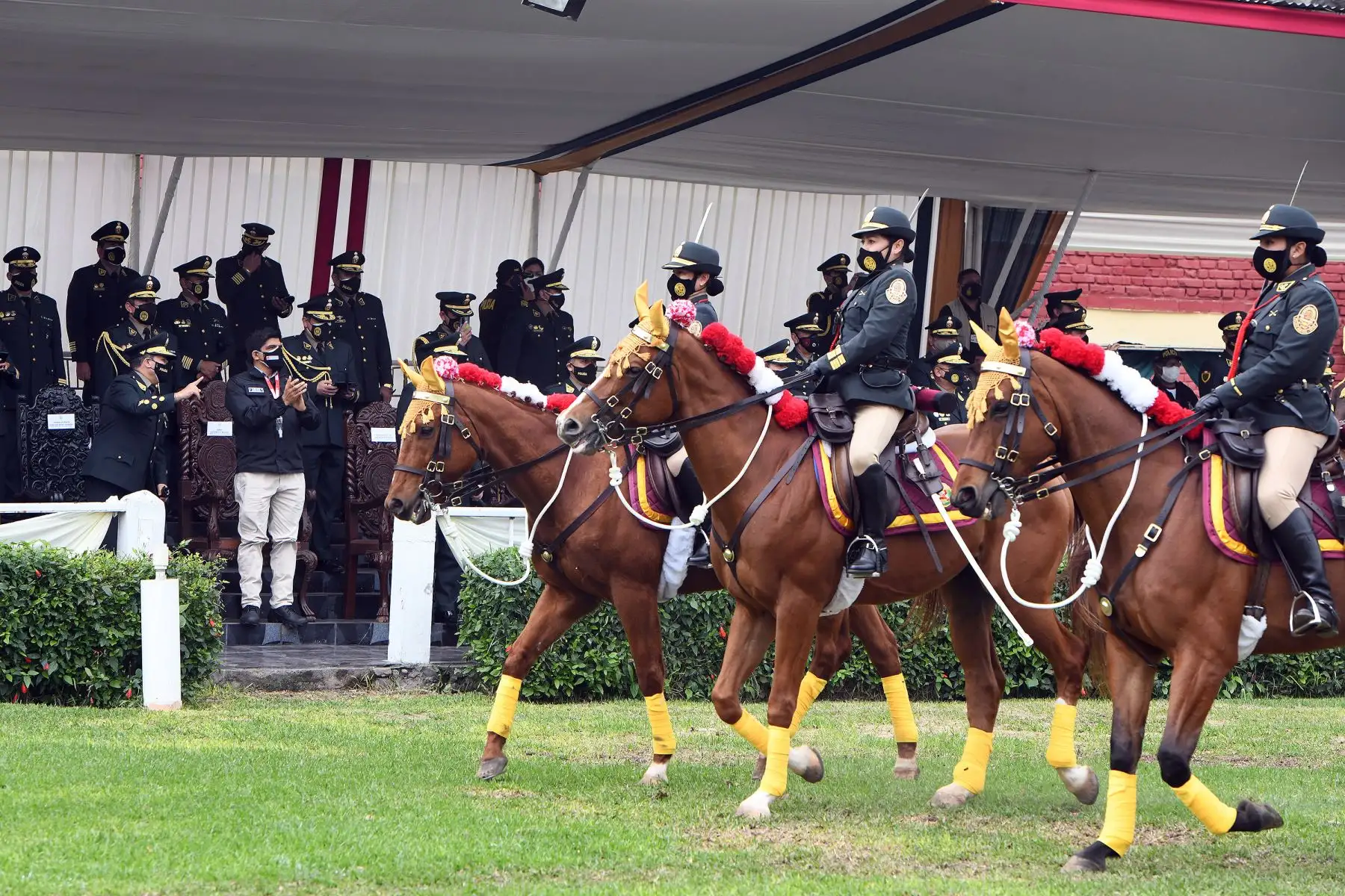 Ministro del Interior, Juan Carrasco Millones, participa en la ceremonia por el 197.° aniversario de la gloriosa Batalla de Junín y el Día de la Caballería Peruana, desarrollada en la sede de la Unidad Histórica de la Policía Montada - El Potao.
Foto: Mininter