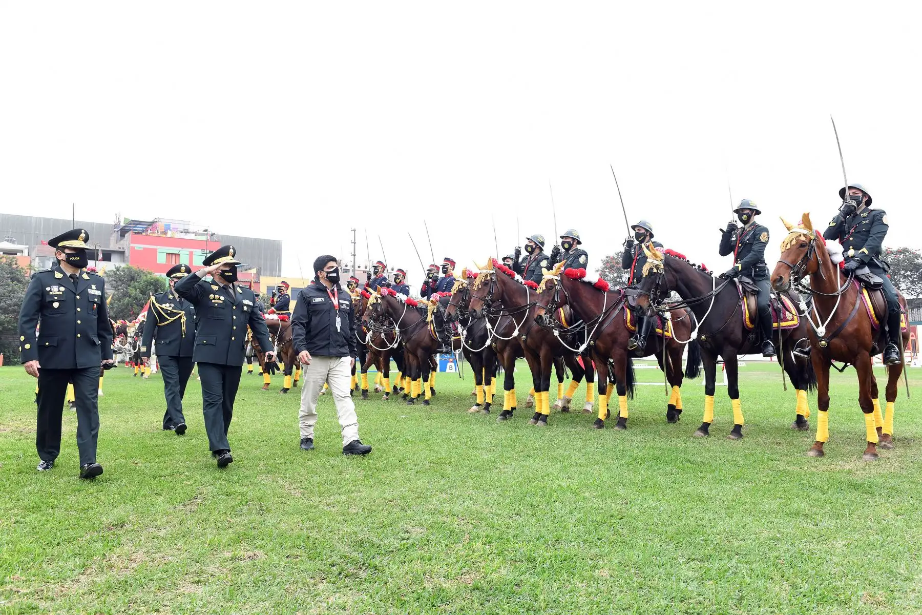 Ministro del Interior, Juan Carrasco Millones, participa en la ceremonia por el 197.° aniversario de la gloriosa Batalla de Junín y el Día de la Caballería Peruana, desarrollada en la sede de la Unidad Histórica de la Policía Montada - El Potao.
Foto: Mininter
