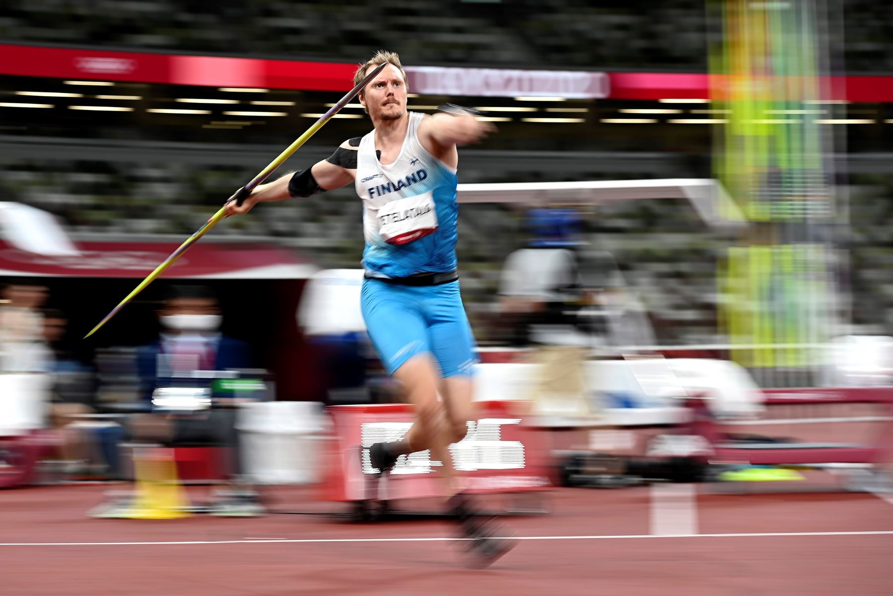 Lassi Etelatalo de Finlandia compite en la final de lanzamiento de jabalina masculina durante los eventos de Atletismo de los Juegos Olímpicos de Tokio 2020, en el Estadio Olímpico de Tokio, Japón. Foto: EFE