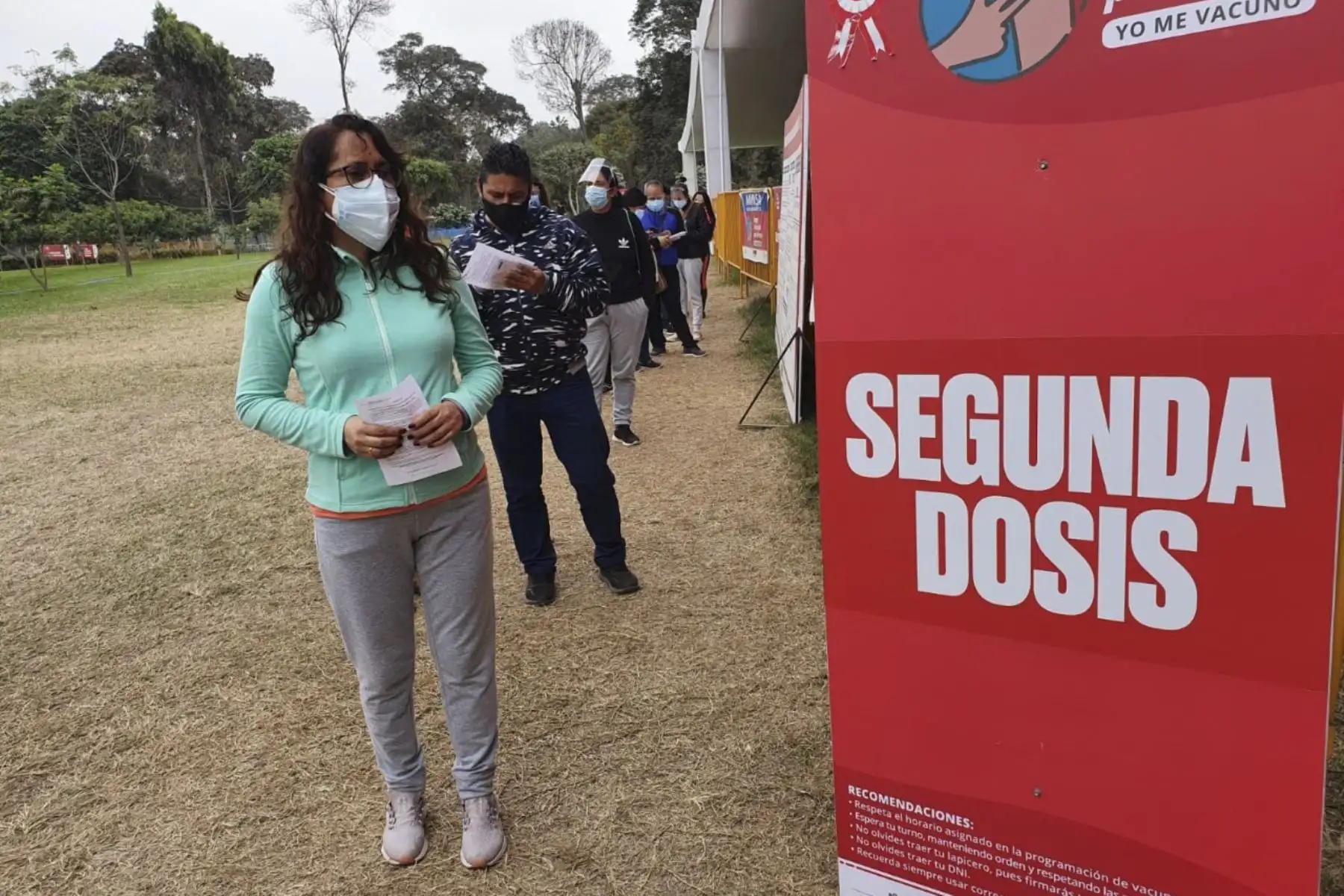 Así se vive la Vacunatón contra la COVID-19 en el Parque Zonal Sinchi Roca de Comas. Foto: ANDINA/Minsa