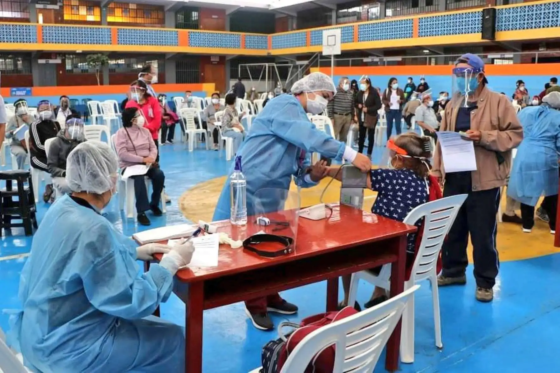 La meta se superó gracias al esfuerzo colectivo, resaltó el ministro de Salud. Foto: ANDINA/Minsa
