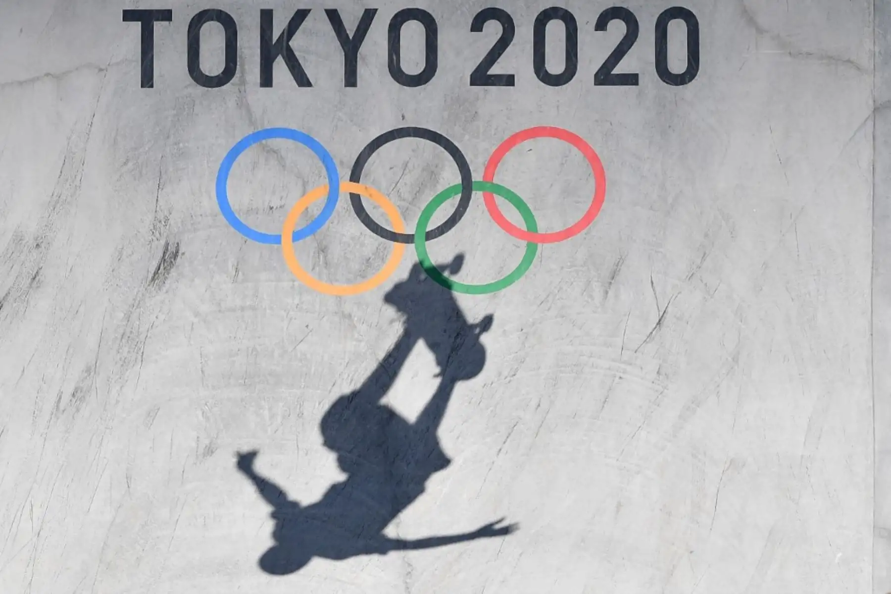 Atleta compite en las eliminatorias del parque masculino durante los Juegos Olímpicos de Tokio 2020 en Ariake Sports Park Skateboarding. Foto: AFP