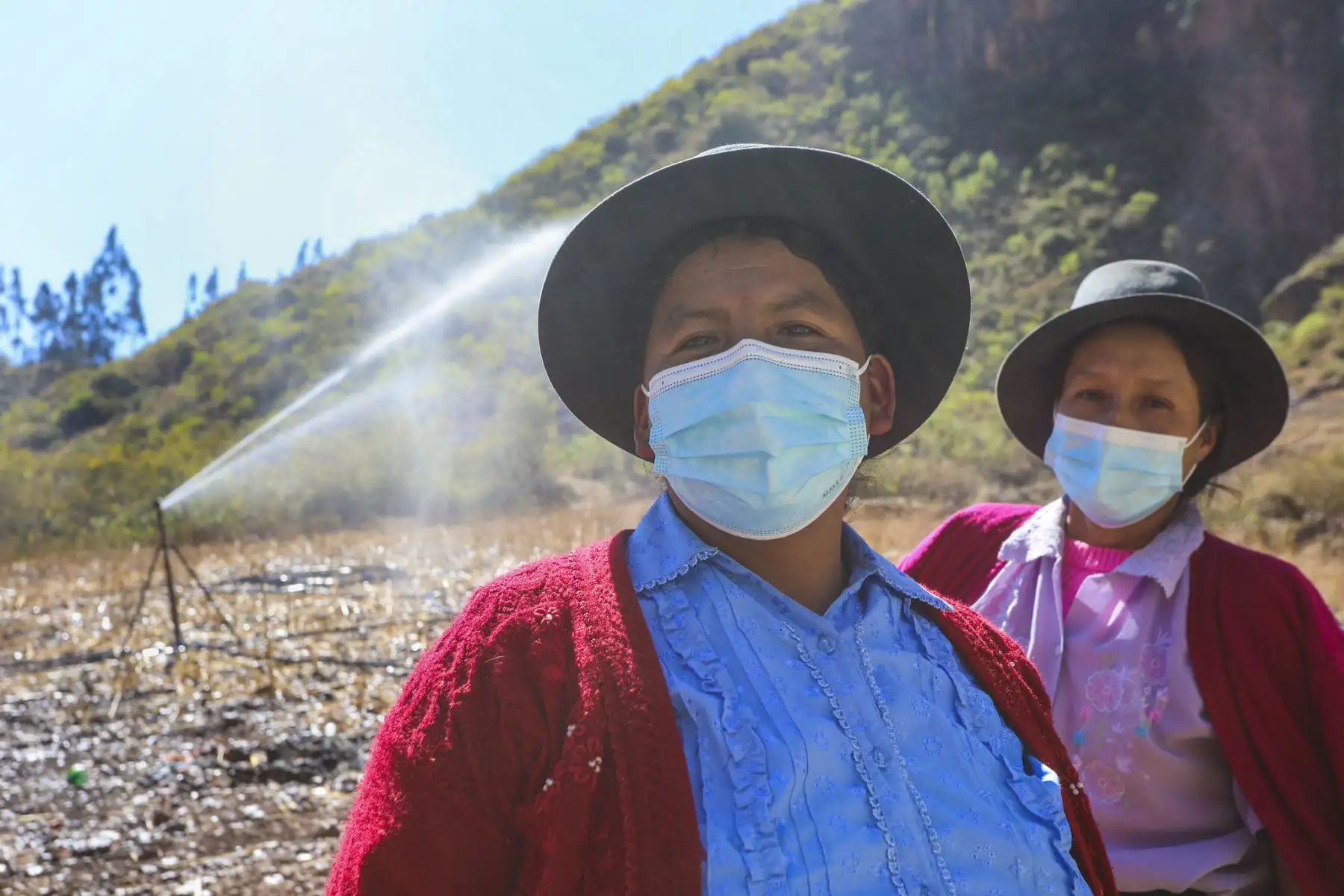 El ministro de Desarrollo Agrario y Riego, Víctor Maita, junto al viceministro José Muro, entregaron obra mejorada del sistema de riego para 140 beneficiarios dedicados a la agricultura en el distrito de Pacucha, provincia de Andahuaylas, Apurímac. Foto: MIDAGRI