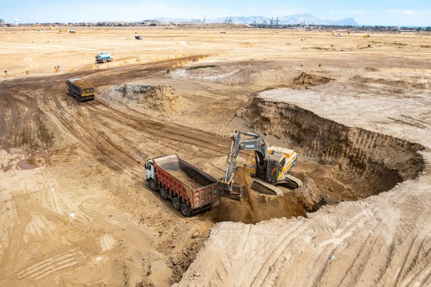Trabajos de excavación para el nuevo terminal del Aeropuerto Internacional Jorge Chávez. Foto: Cortesía.