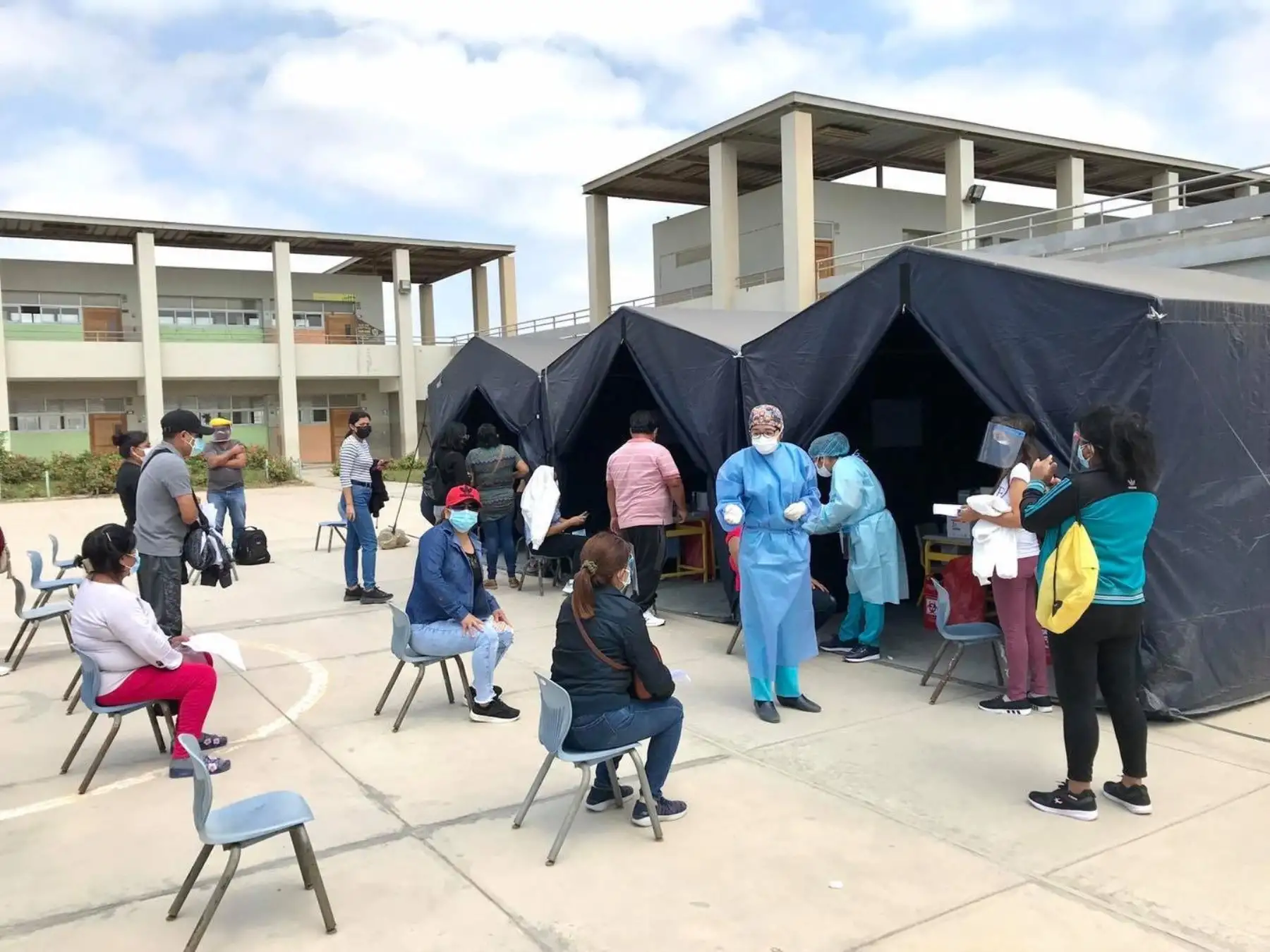 Lambayeque programa para mañana y el jueves 12 la aplicación de la segunda dosis de la vacuna contra el covid-19 a los mayores de 50 años y a las mujeres mayores de 18 con 28 semanas de gestación. Foto: ANDINA/difusión.