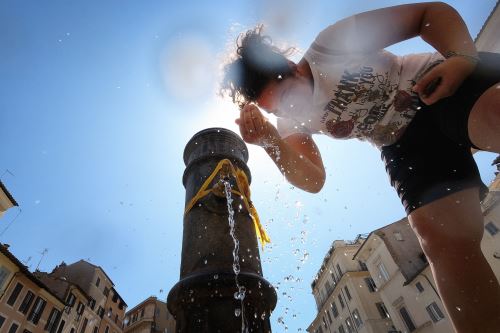 El incremento de la temperatura del mar Mediterráneo provocó temperaturas extremas en España e Italia. AFP