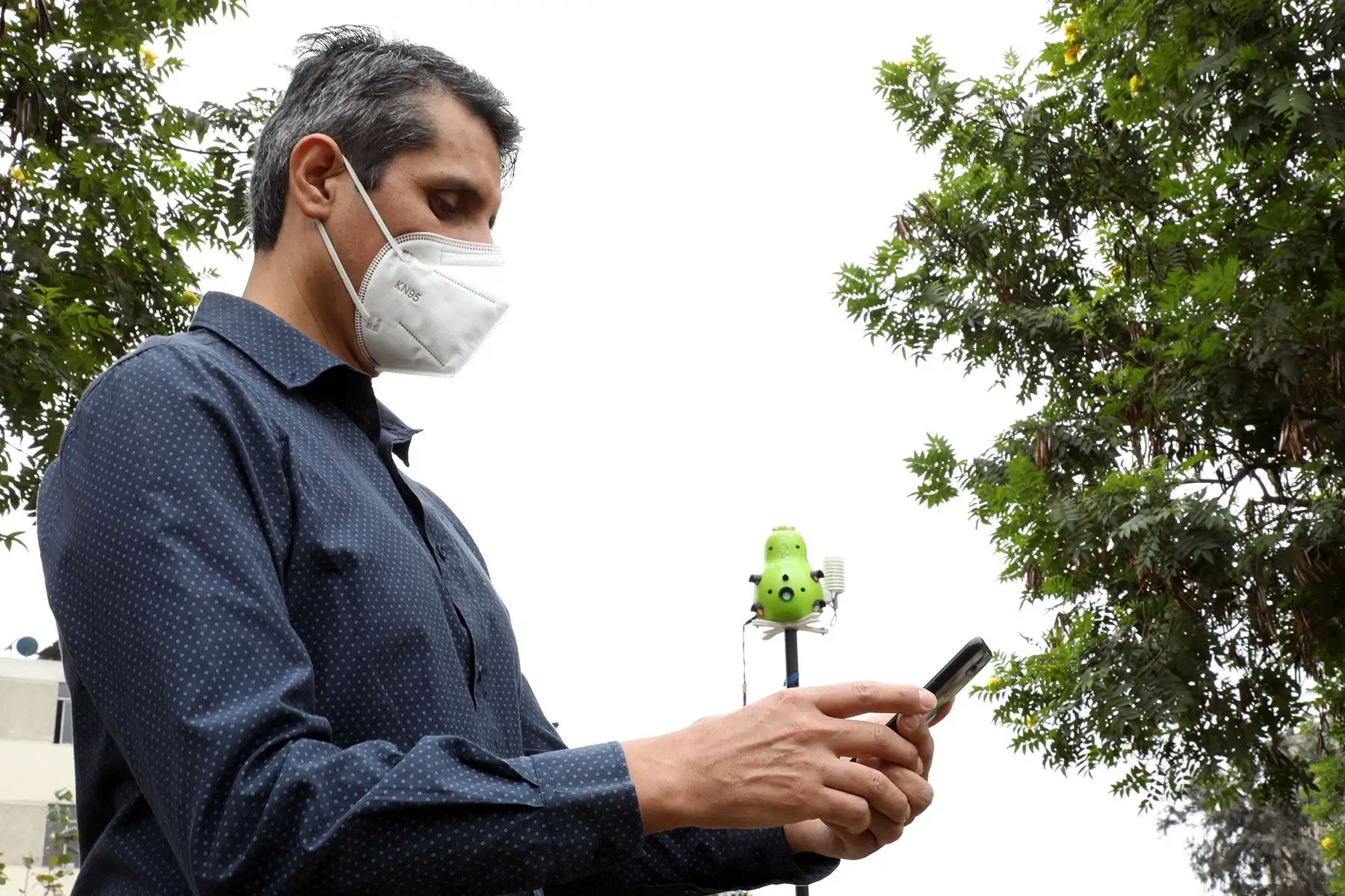 A través del monitor llamado qHAWAX, que en quechua significa Guardián del Aire, se podrá monitorear 5 gases contaminantes.