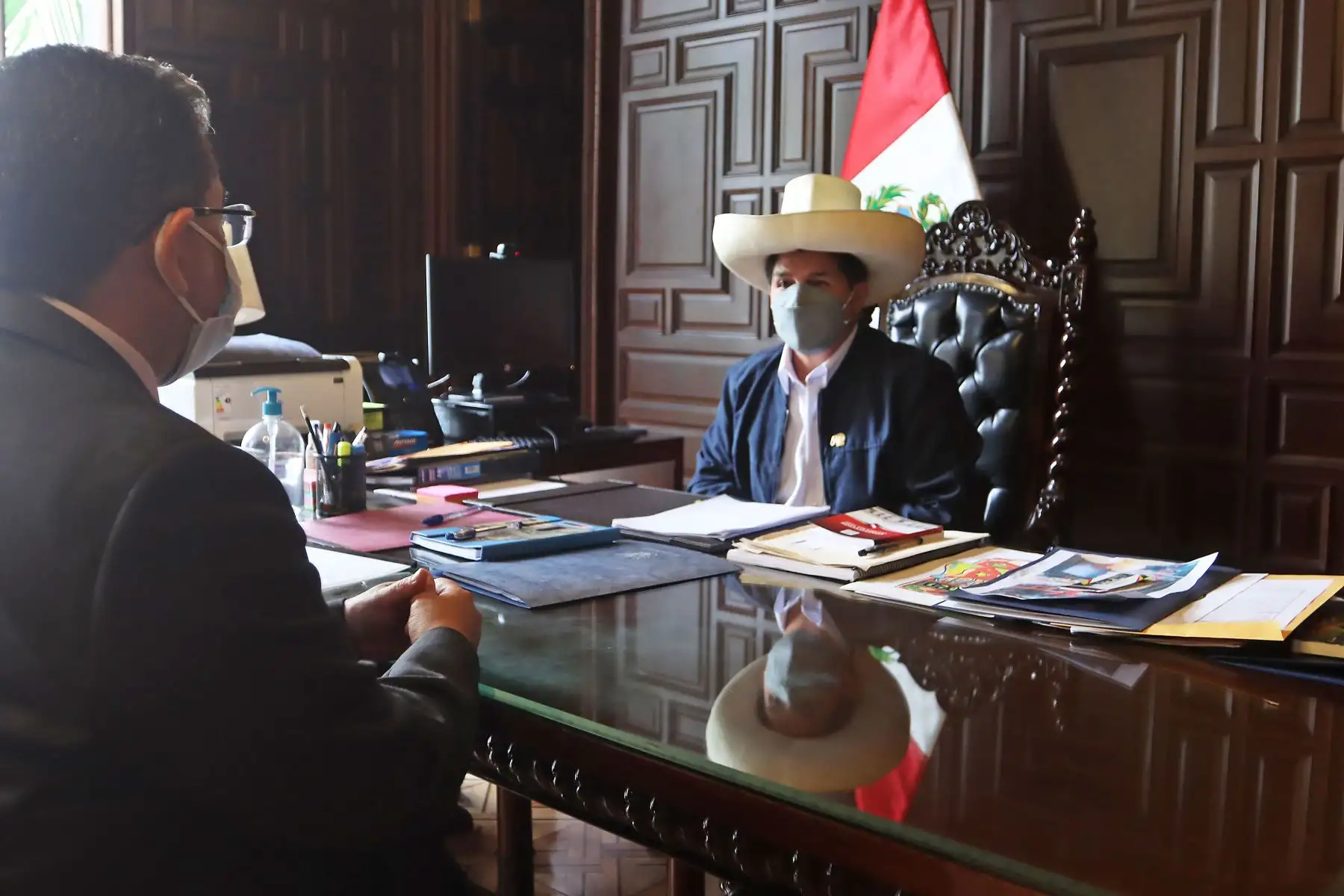 El presidente de la República, Pedro Castillo, se reunió con el contralor general, Nelson Shack en Palacio de Gobierno.
Foto: ANDINA/Prensa Presidencia