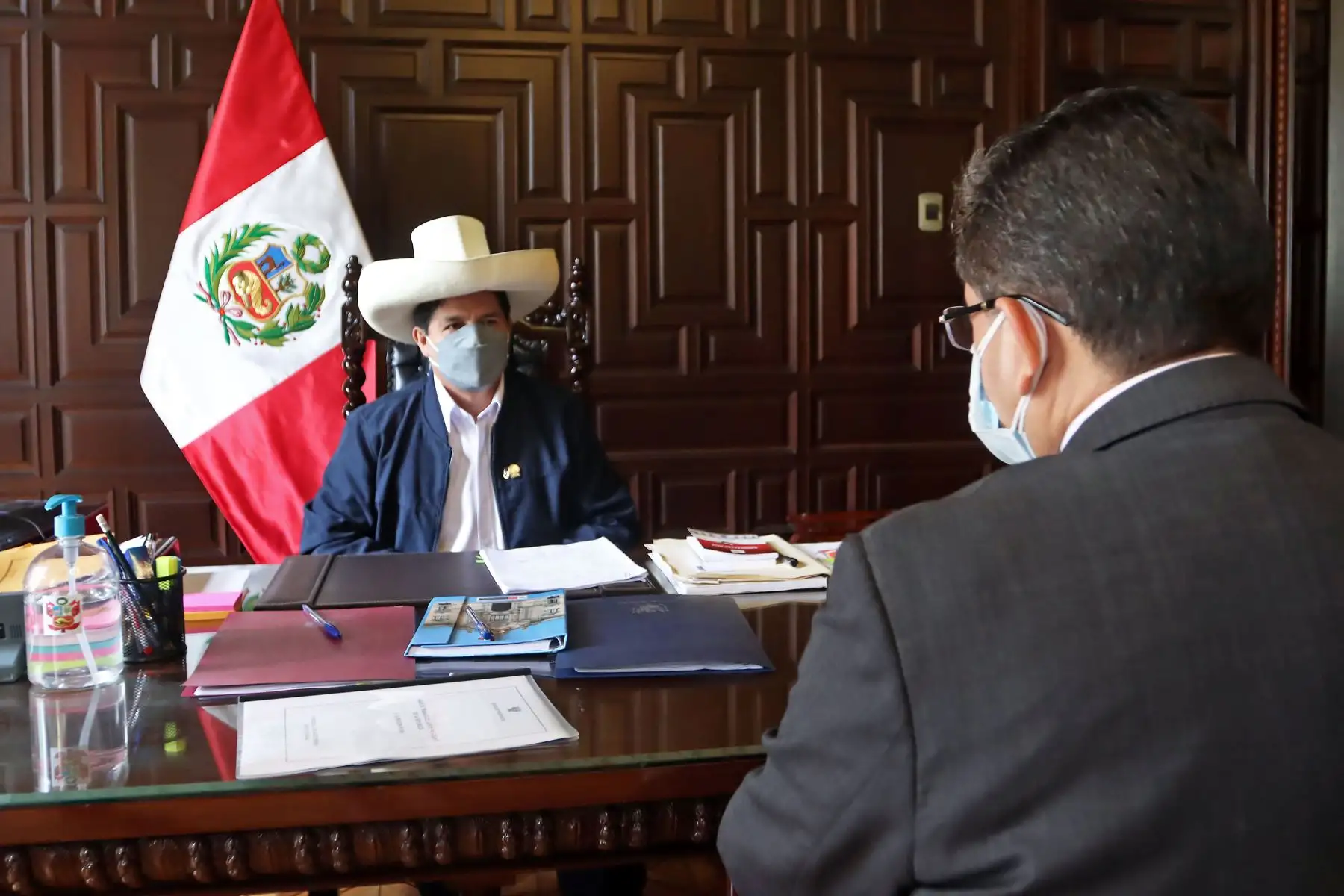 El presidente de la República, Pedro Castillo, se reunió con el contralor general, Nelson Shack en Palacio de Gobierno.
Foto: ANDINA/Prensa Presidencia