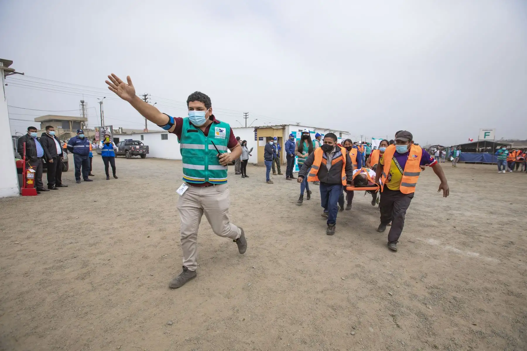 Empresa Municipal de Mercados, EMMSA, organiza primer Simulacro de Sismo en el Mercado Temporal Tierra Prometida en Lima.
Foto: MML