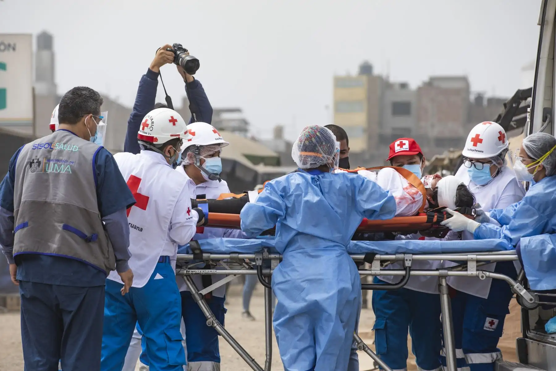 Empresa Municipal de Mercados, EMMSA, organiza primer Simulacro de Sismo en el Mercado Temporal Tierra Prometida en Lima.
Foto: MML