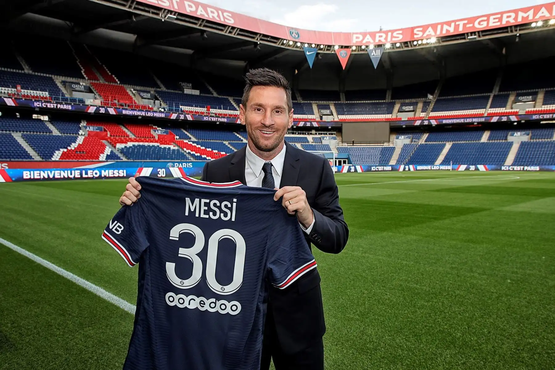 El Paris Saint-Germain anunció el fichaje de Lionel Messi tras su salida del Barcelona. El delantero inició así una nueva etapa de su carrera en el fútbol francés. Foto: ANDINA/Facebook PSG.
