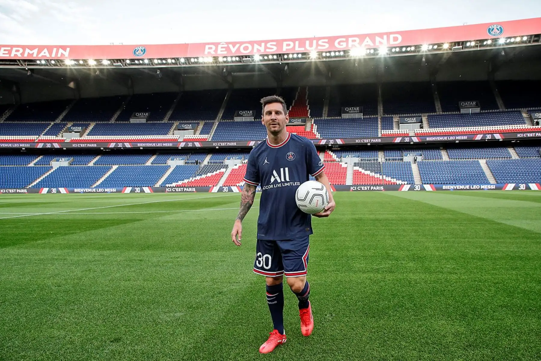 Lionel Messi fue presentado oficialmente por el PSG. Foto: Página oficial PSG