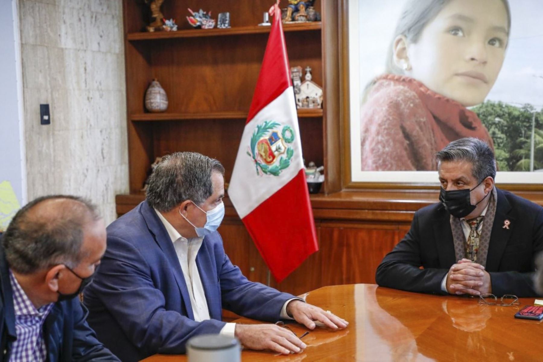 Reunión de Iván Merino Aguirre, se reunió con los directivos de la empresa PetroTal Perú. Foto: Minem