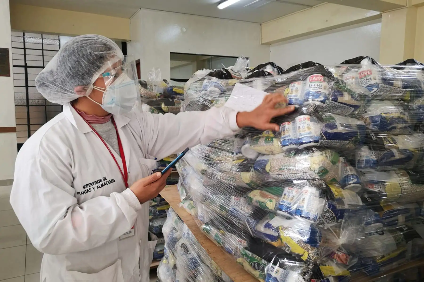 Municipalidad de Comas recibe más de 42 toneladas de alimentos de Qali Warma para atender a población vulnerable. Foto: Cortesía/Andina