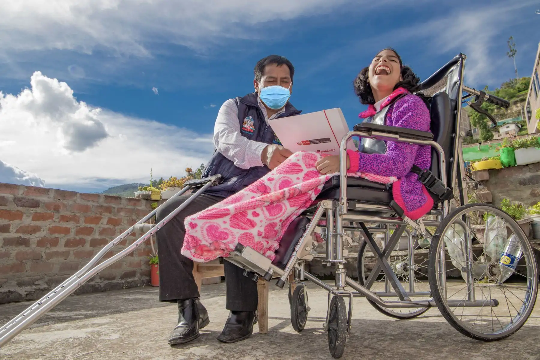 El programa Contigo otorga pensión bimestral de 300 soles y otros servicios para promover su inclusión en la sociedad y el pleno ejercicio de sus derechos.