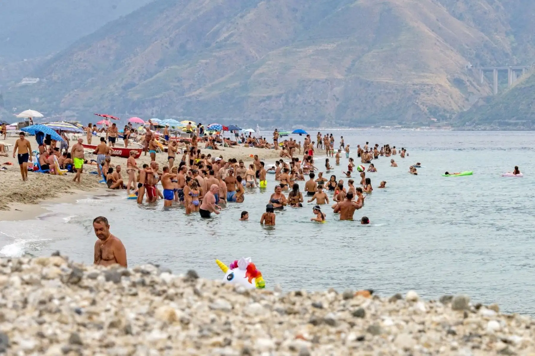 En la isla, las máximas de hoy se esperan en la parte centro-meridional, con temperaturas de entre 42 y 44 grados e incluso de 46 cerca de las ciudades de Trápani y Agrigento. Foto: AFP