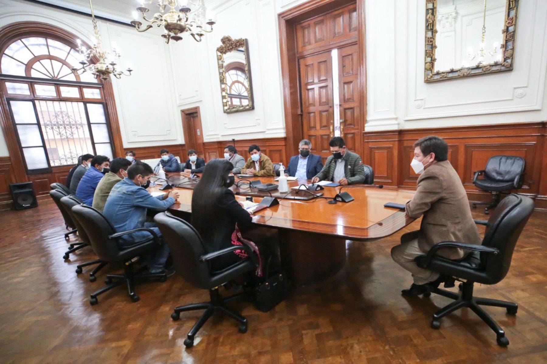 Guido Bellido dialogó en la PCM con los alcaldes de Chumbivilcas y Paruro. Foto: ANDINA/difusión.