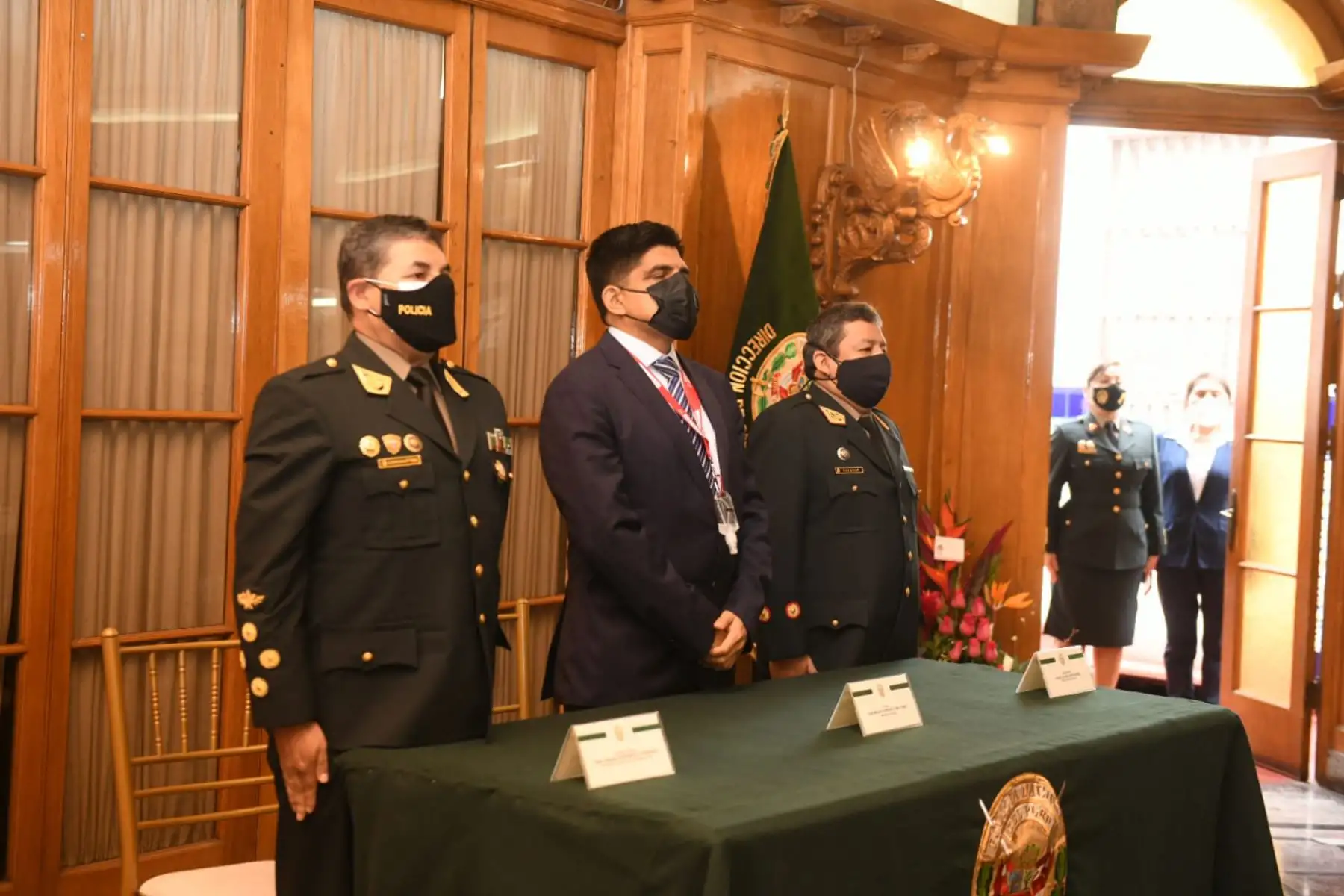 Ministro del Interior, Juan Carrasco Millones, preside la ceremonia de conmemoración por el 92° aniversario de creación de la Dirección de Sanidad de la PNP (Dirsapol), en el hall principal de la sede institucional, en Miraflores. Foto: Mininter