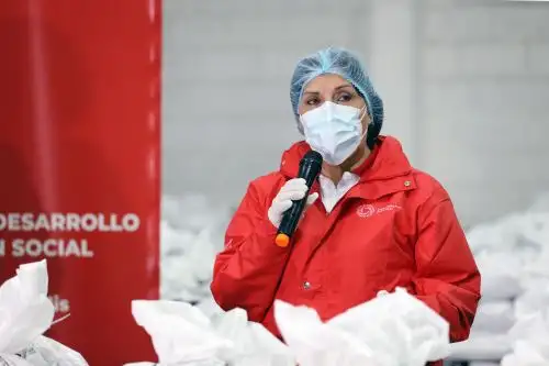 La ministra Boluarte supervisó entrega de 39 toneladas de alimentos de Qali Warma al municipio de Villa El Salvador. Foto: ANDINA/Midis