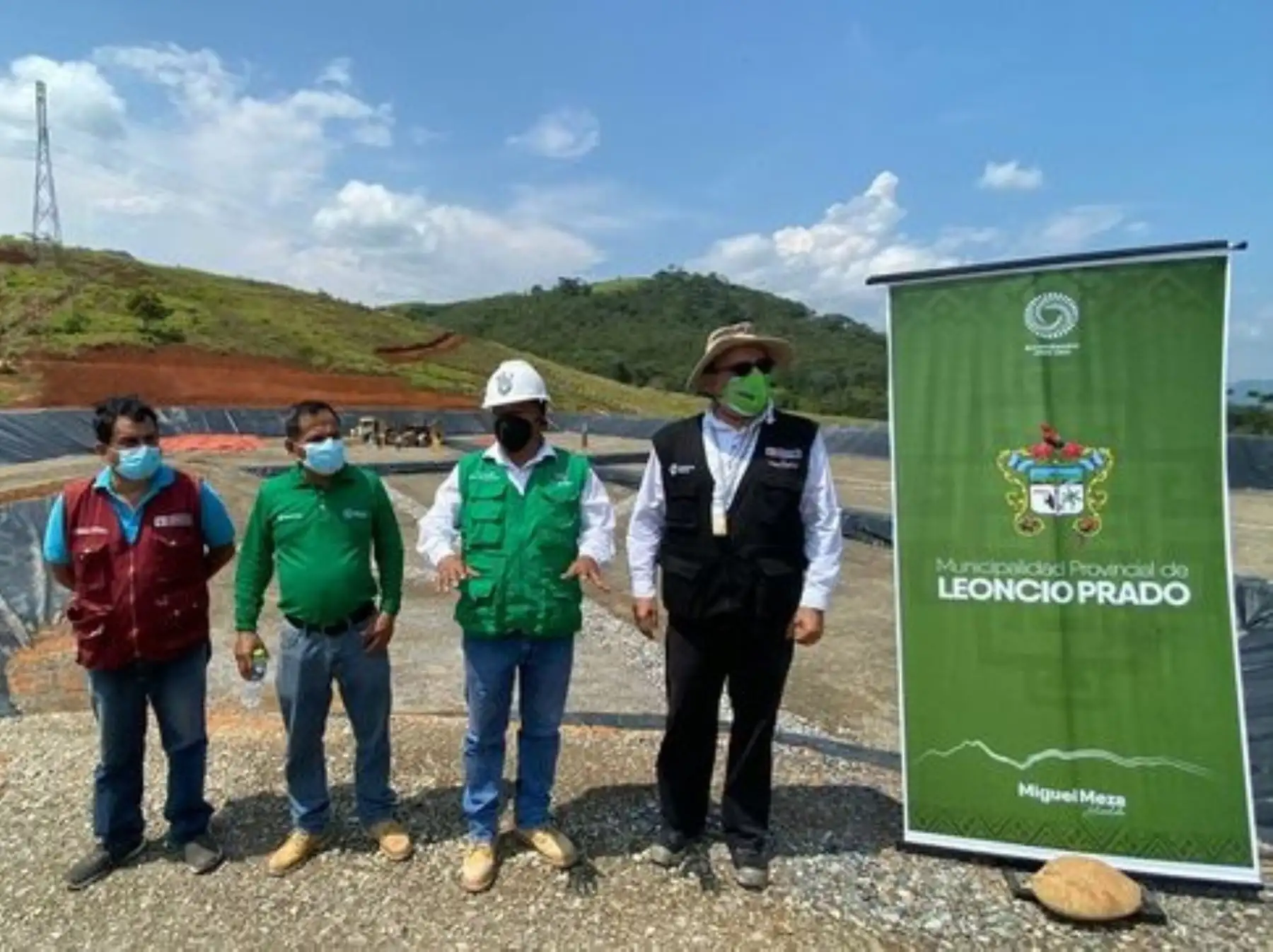 Tingo María celebra el cierre de botadero La Muyuna que contaminaba las aguas del río Huallaga y la entrada en funcionamiento de celda transitoria, una nueva infraestructura que permitirá gestionar de manera adecuada los residuos sólidos de esa ciudad ubicada en Huánuco. ANDINA/Difusión