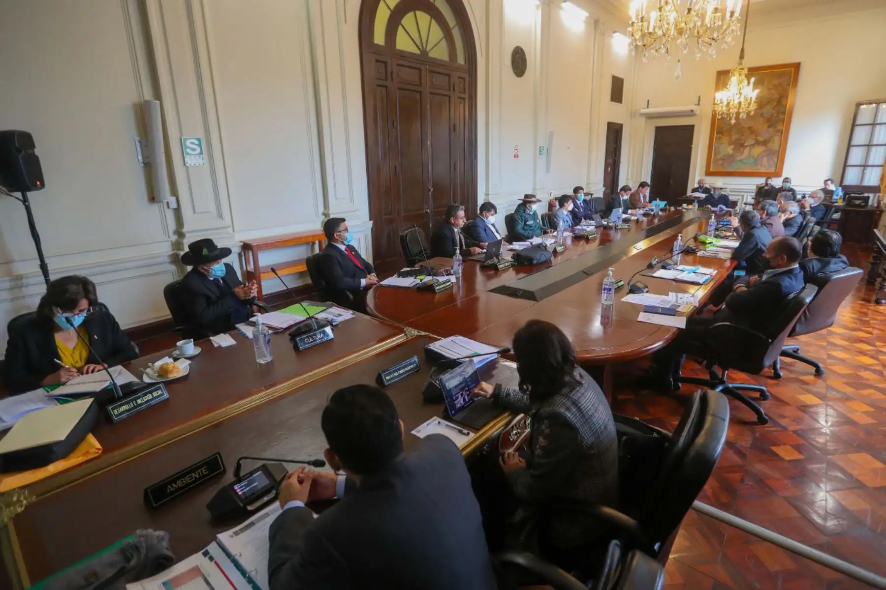 El presidente Pedro Castillo lidera la sesión del Consejo de Ministros, con la participación del presidente del Consejo de Ministros y los ministros de Estado, para tratar los avances en la gestión del Gobierno.
Foto: PCM