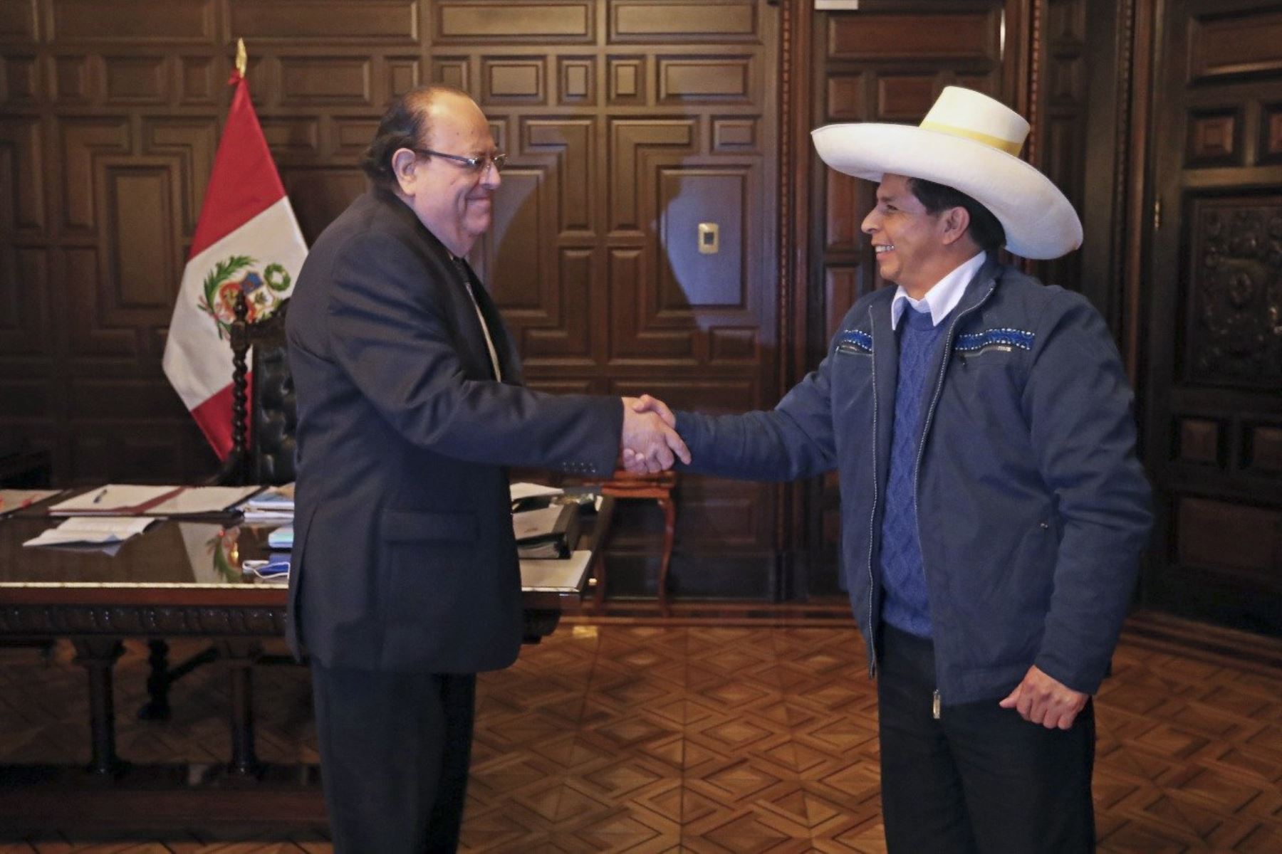 Reunión entre el presidente Pedro Castillo y el titular del BCR, Julio Velarde. ANDINA/Difusión