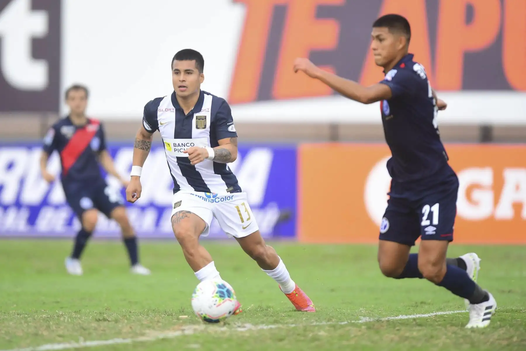 Alianza Lima se enfrenta a Deportivo Municipal en un partido por por la sexta jornada de la Fase 2 en la Liga 1 del fútbol peruano en el Estadio Miguel Grau del Callao. Foto: Liga 1