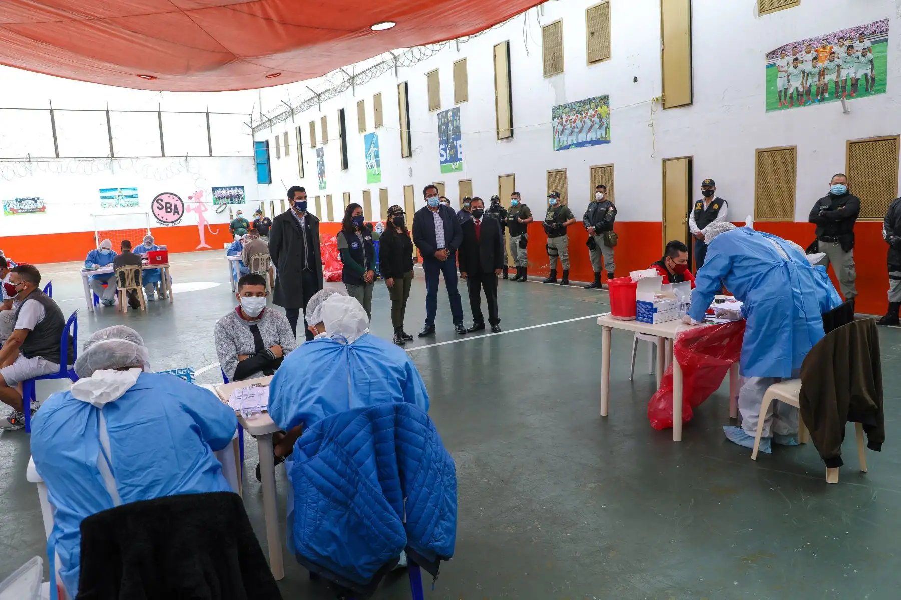 Instituto Nacional Penitenciario de Ancón I realizó tamizaje para descarte de Covid-19 a internos y personal del establecimiento, reforzando las medidas sanitarias en los penales INPE. Foto: INPE