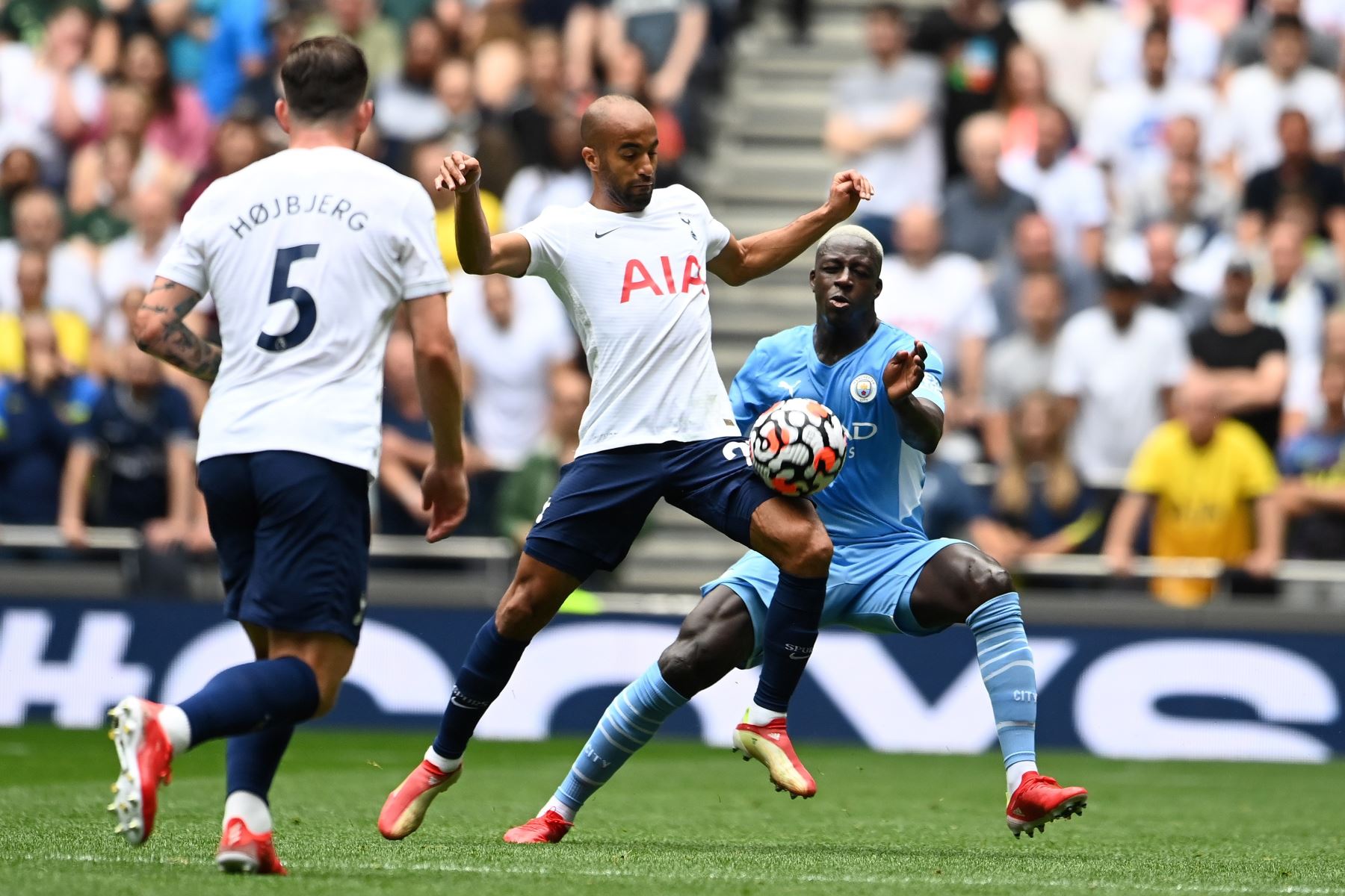 Lucas Moura del Tottenham en acción durante el partido de la Premier League inglesa, en Londres. Foto: EFE