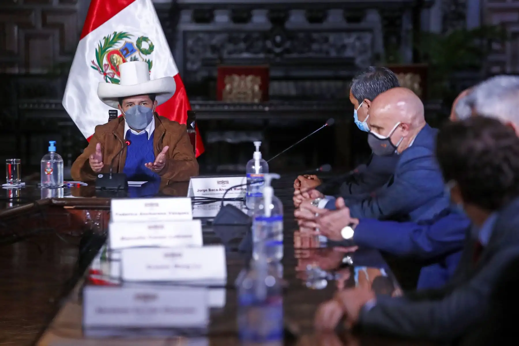 El presidente Pedro Castillo se reunió esta mañana con directivos de los medios de comunicación en Palacio de Gobierno. Foto: Presidencia