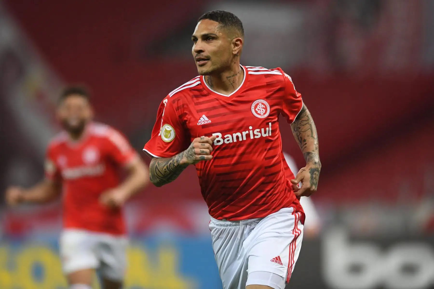Paolo Guerrero anotando un gol en el Brasileirao en la victoria del Inter de Porto Alegre frente al Fluminense. Foto: Ricardo Duarte