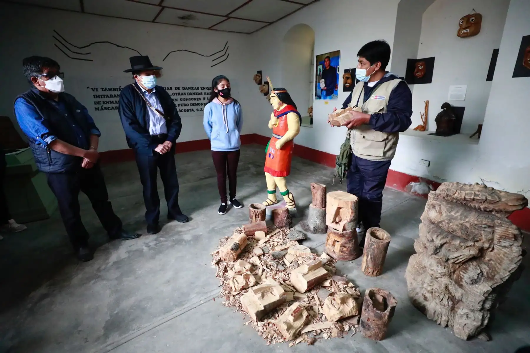 El ministro de Cultura, Ciro Gálvez, recorrió el museo regional “El Huacón Milenario”, espacio dedicado a la danza de la Huaconada, que fue declarada como Patrimonio Cultural de la Humanidad por la UNESCO el año 2010 en Jauja, región Junín.

Foto:ANDINA/Ministerio de Cultura