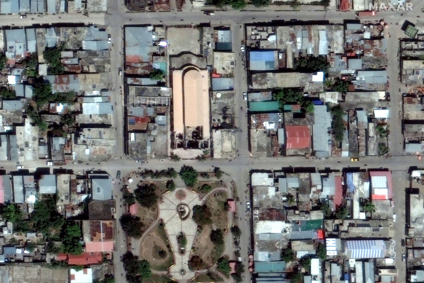 Imagen satelital distribuida  por Maxar Technologies muestra una descripción general de la ciudad de las calles en Haití  después de que un terremoto de magnitud 7.2 sacudiera la península suroeste del país.
Foto: AFP