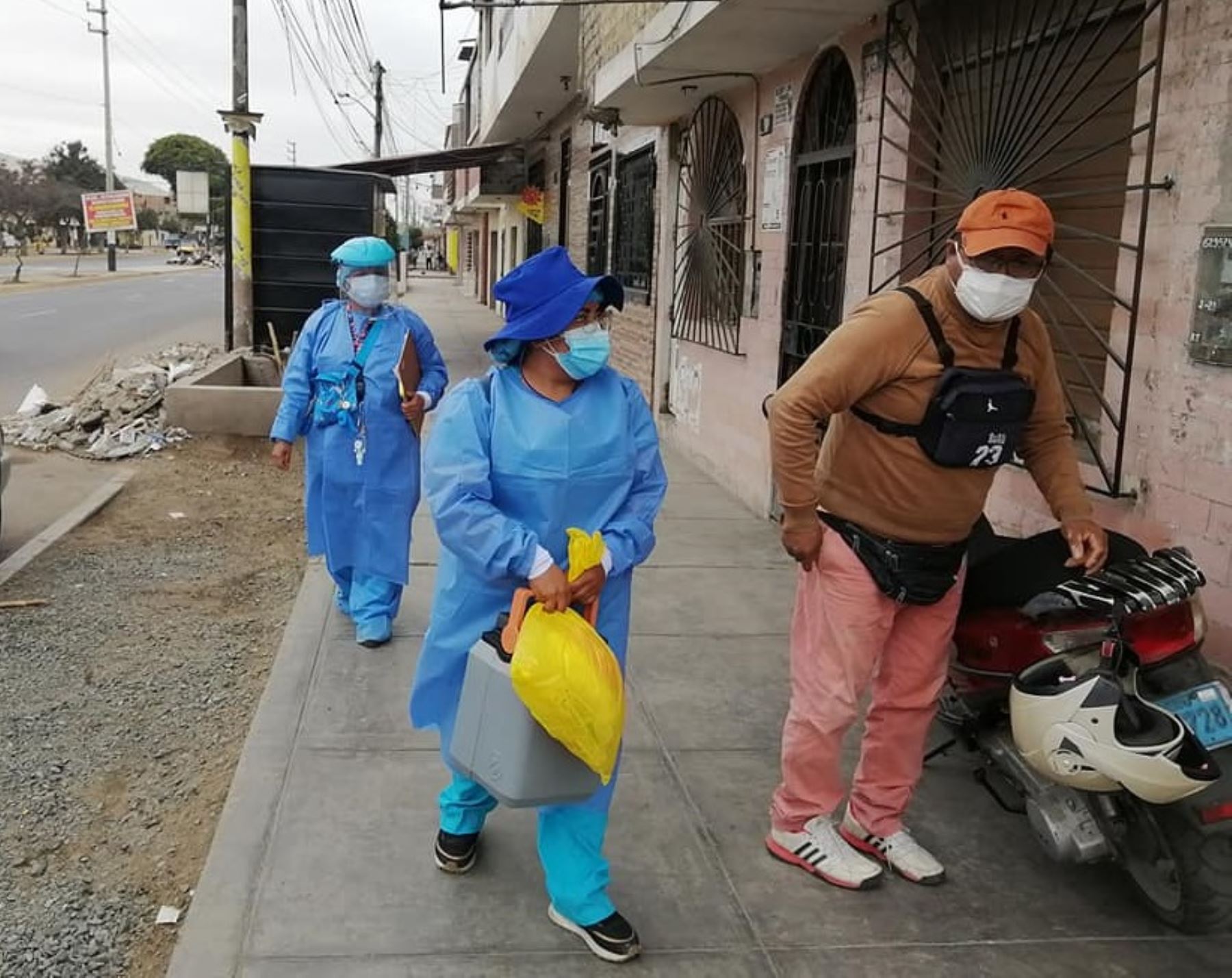 Brigadistas de Salud buscan a 5,599 ciudadanos que faltan recibir su segunda dosis de vacuna contra la covid-19 en la ciudad de Chimbote, región Áncash