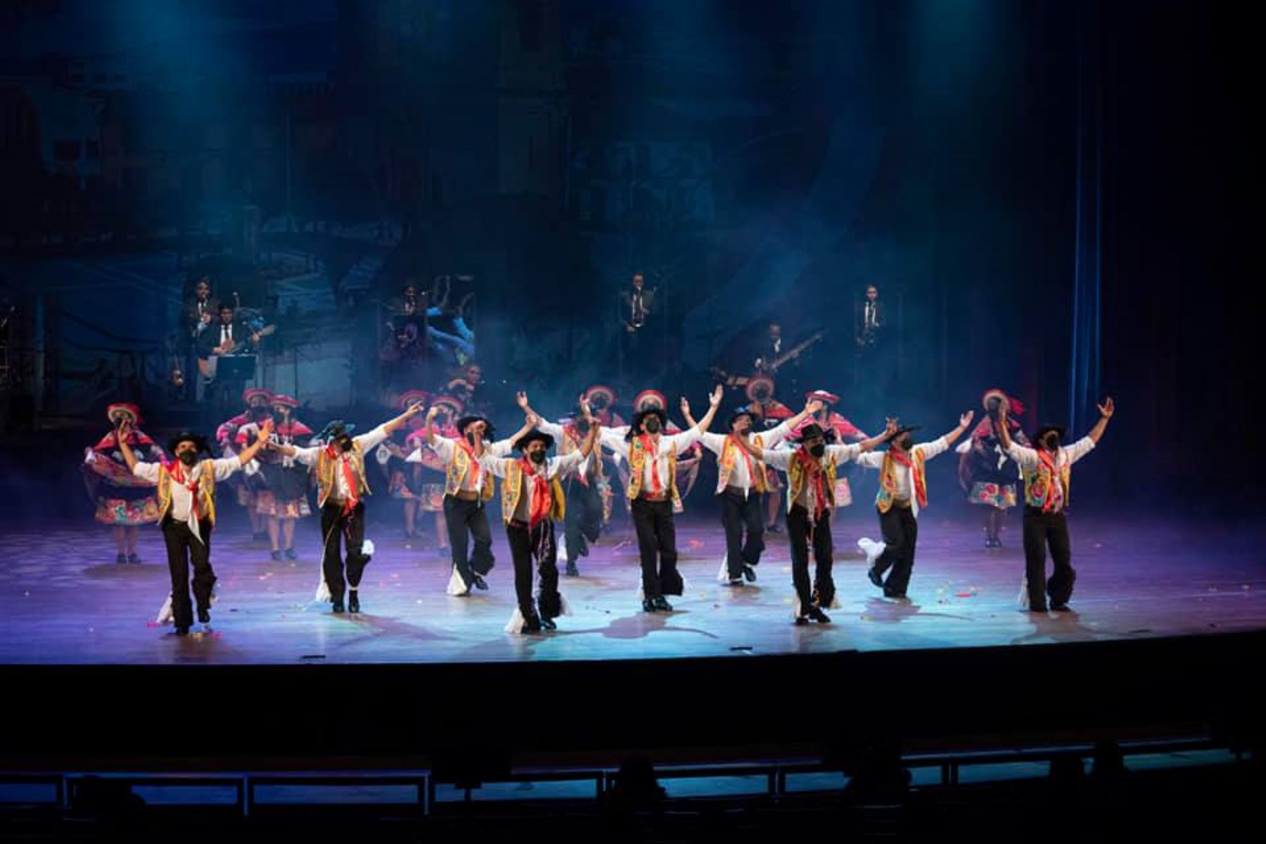Inicia temporada presencial del espectáculo “Bicentenario: música, danza e identidad”.