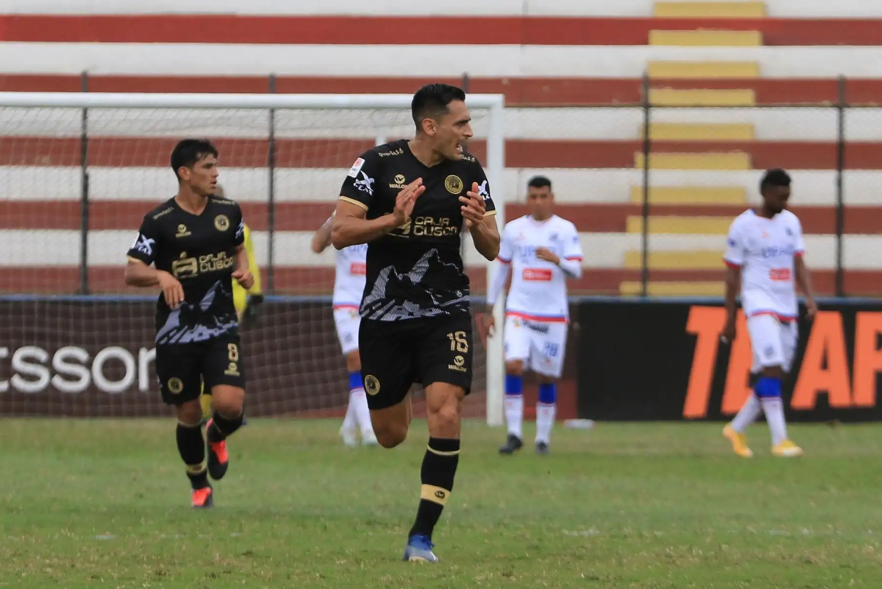 Manuel Corrales de Cusco FC celebra luego de anotarle un tanto all Manucci por la fecha 7 de la Liga 1 en el estadio Miguel Grau.

Foto: ANDINA/Liga 1