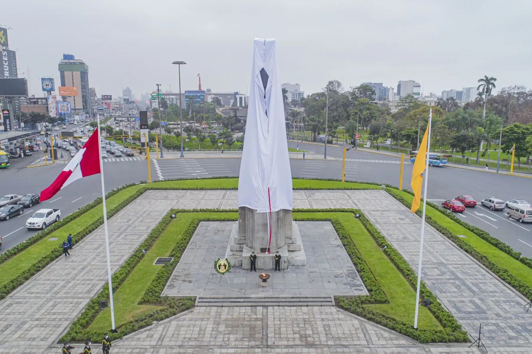 El alcalde de Lima, Jorge Muñoz entrega totalmente restaurado el monumento a Miguel Grau Seminario, en el marco de la recuperación integral del Centro Histórico de Lima y en conmemoración del bicentenario de la independencia del Perú.
Foto: MML