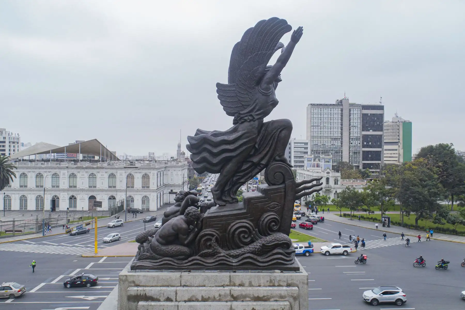 El alcalde de Lima, Jorge Muñoz entrega totalmente restaurado el monumento a Miguel Grau Seminario, en el marco de la recuperación integral del Centro Histórico de Lima y en conmemoración del bicentenario de la independencia del Perú.
Foto: MML