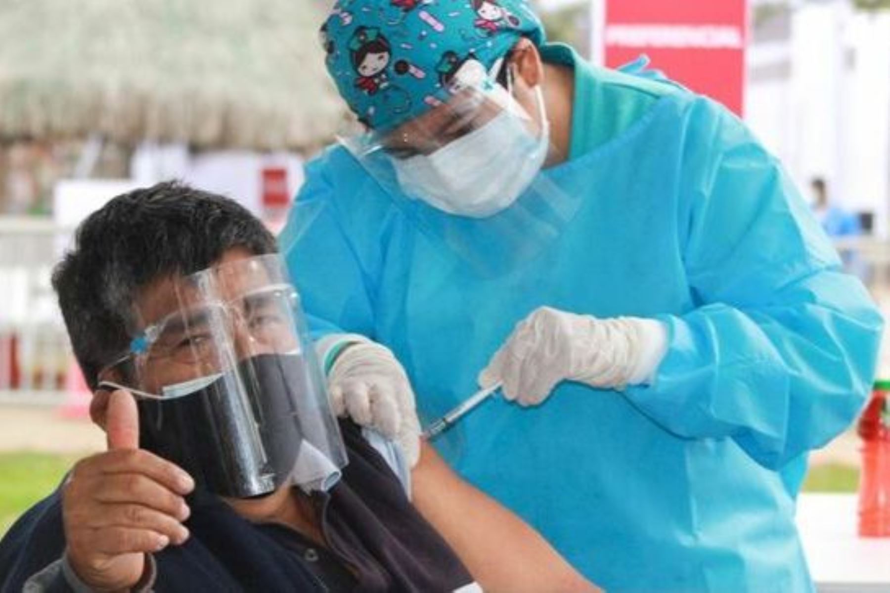 La meta del Gobierno continúa siendo vacunar a todos los peruanos mayores de 18 años y hacer todo el esfuerzo para lograr incluso vacunar a los menores de esa edad en lo que resta del 2021. Foto: ANDINA/difusión.