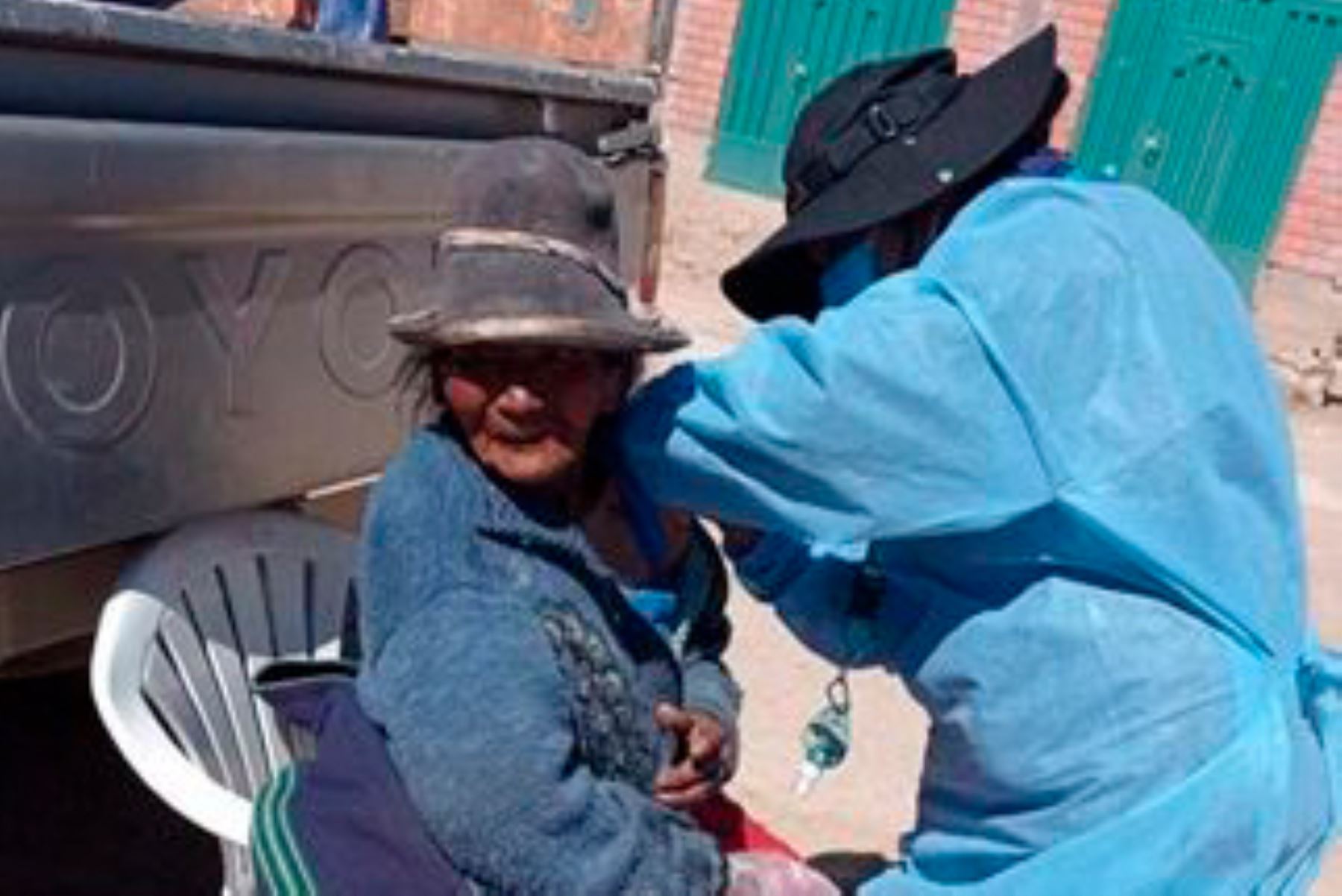 La jornada de vacunación para aplicar la primera dosis en Huancané, Moho y Putina se desarrolla de 08:00 a 14:00 horas. Foto: ANDINA/Minsa.