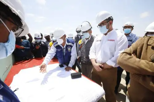 En su segunda jornada de trabajo en la región Piura, el ministro de Vivienda, Construcción y Saneamiento, Geiner Alvarado López, inspeccionó la situación de importantes proyectos habitacionales y de agua potable y alcantarillado a fin de tomar las acciones destinadas a destrabarlas. ANDINA/Difusión
