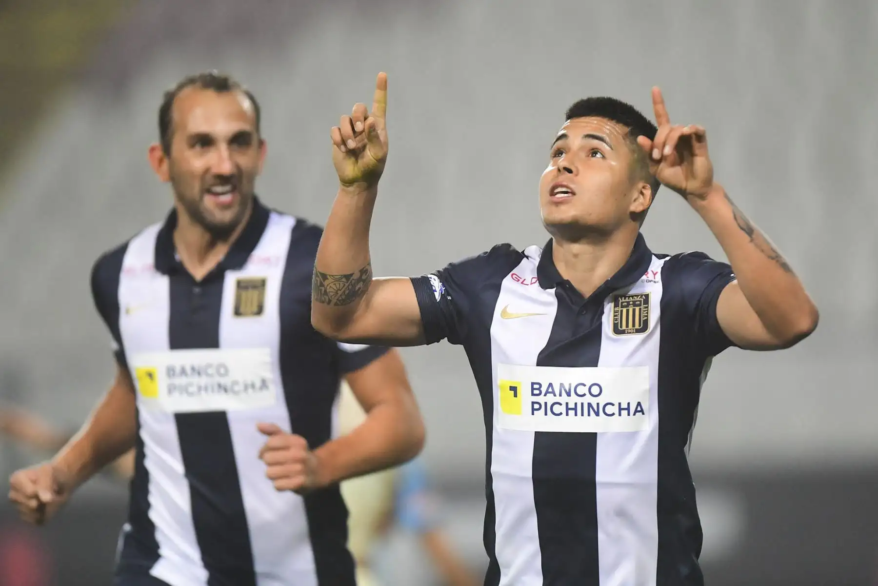 Ricardo Lagos de Alianza Lima celebra anotación de gol en el clásico peruano por un partido de la fecha 7 de la Fase 2 de la Liga 1 desde el Estadio Nacional. Foto: La Liga