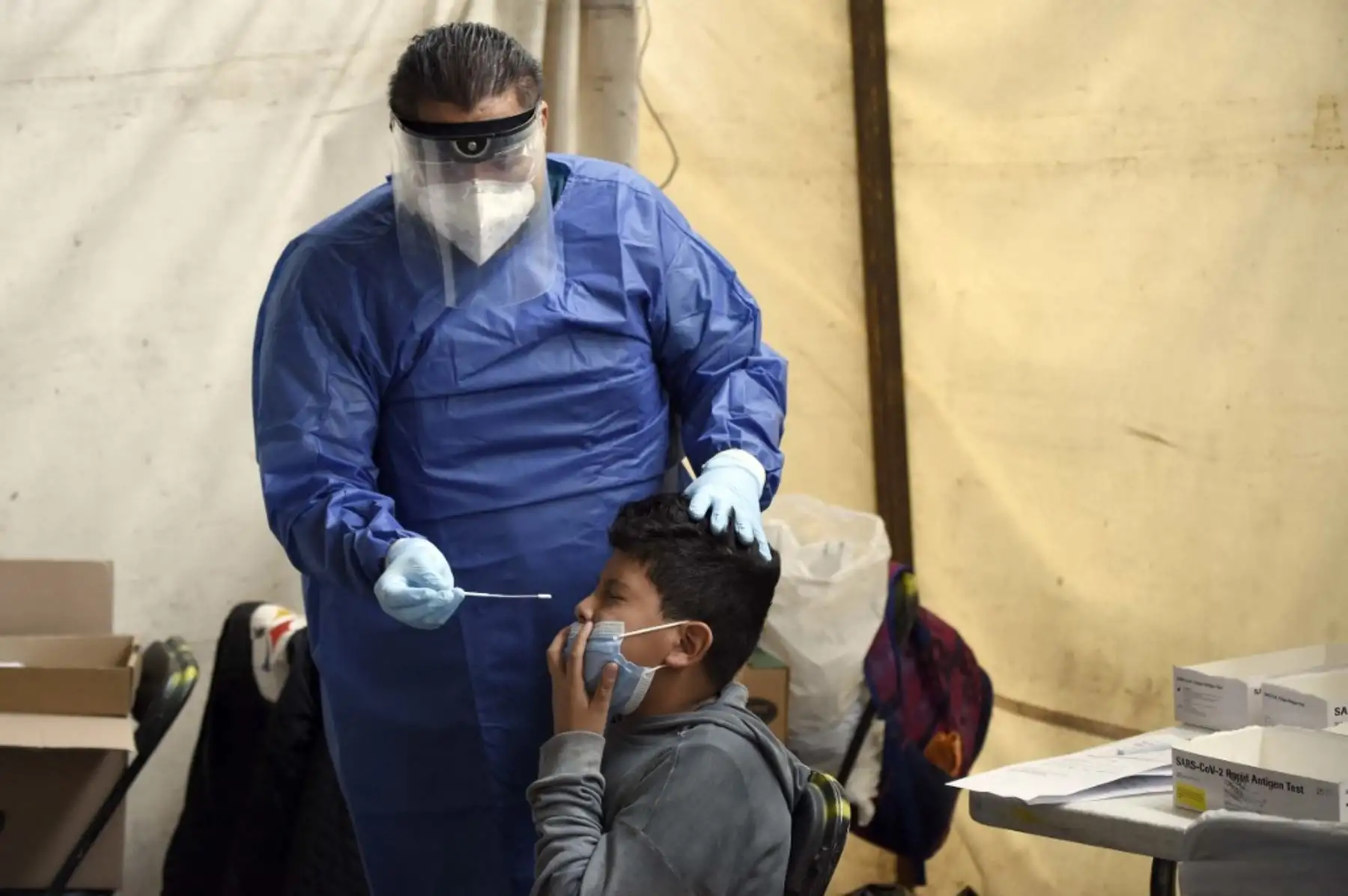 En México, 55,3 millones de personas han recibido al menos una dosis de la vacuna contra el covid-19, y de ellas 29,9 millones tienen el esquema completo. Foto: AFP