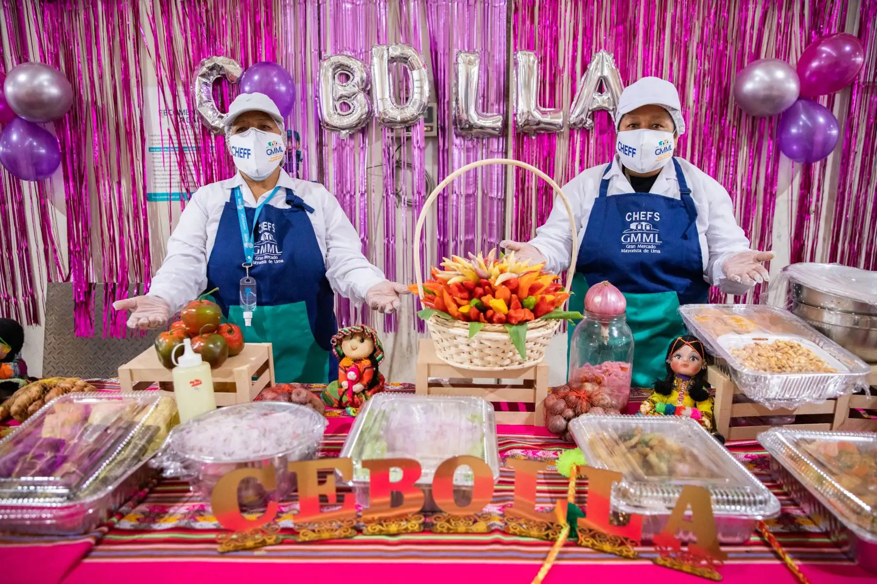 La Empresa Municipal de Mercado S.A. de  la Municipalidad de Lima organizó el Festival de la Cebolla en el Gran Mercado Mayorista de Lima , donde se prepararon diversos platos a base de este producto.
Foto: MML