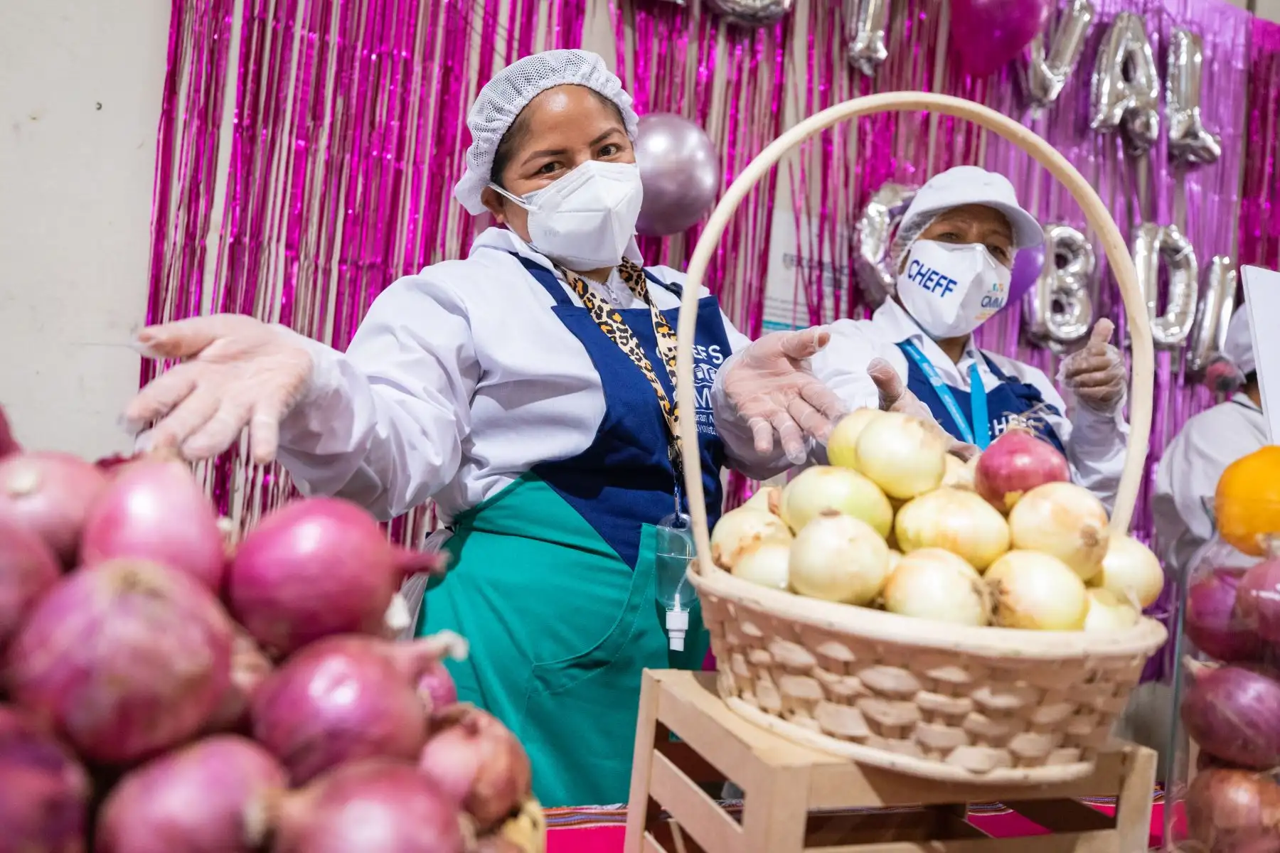 La Empresa Municipal de Mercado S.A. de  la Municipalidad de Lima organizó el Festival de la Cebolla en el Gran Mercado Mayorista de Lima , donde se prepararon diversos platos a base de este producto.
Foto: MML