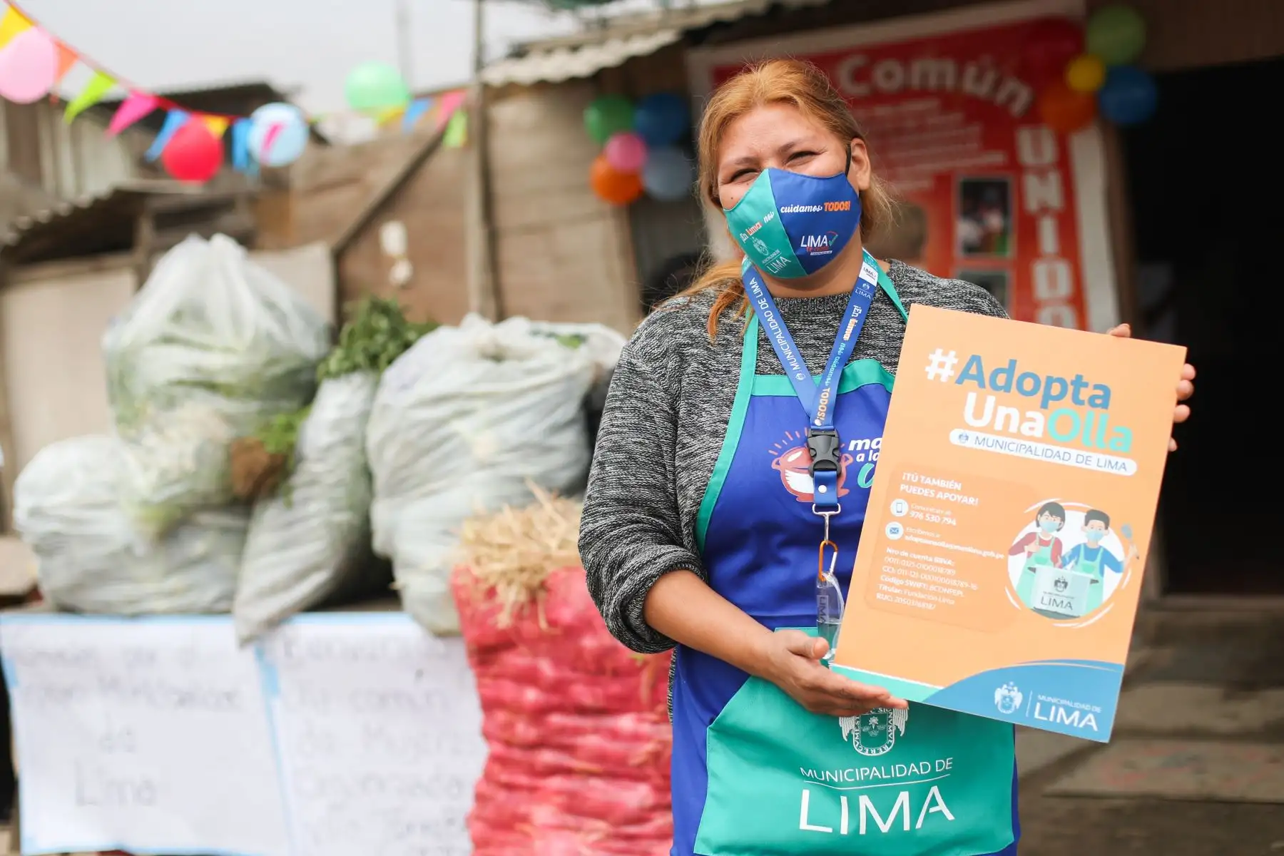 Como parte de las acciones del programa Manos a la Olla, la Municipalidad de Lima entregó víveres a 13 ollas comunes, entre ellas, la Red de Mujeres Organizadas de Villa Torre Blanca, en el distrito de Carabayllo. Foto: MML