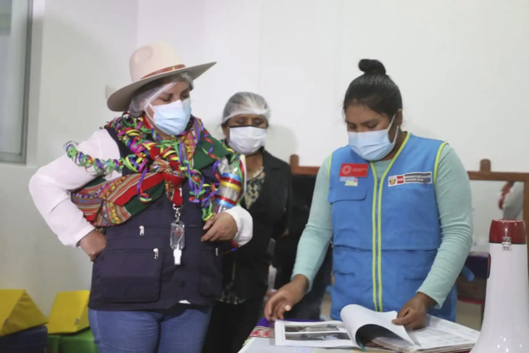 En el Centro Infantil de Atención Integral (CIAI) “Angelitos de Chalhuanca”, ubicado en el distrito del mismo nombre, la titular del Midis, Dina Boluarte, junto al gobernador regional, Baltazar Lantarón, supervisó el desarrollo de actividades de MIDIS Cuna Más. Foto: ANDINA/MIDIS