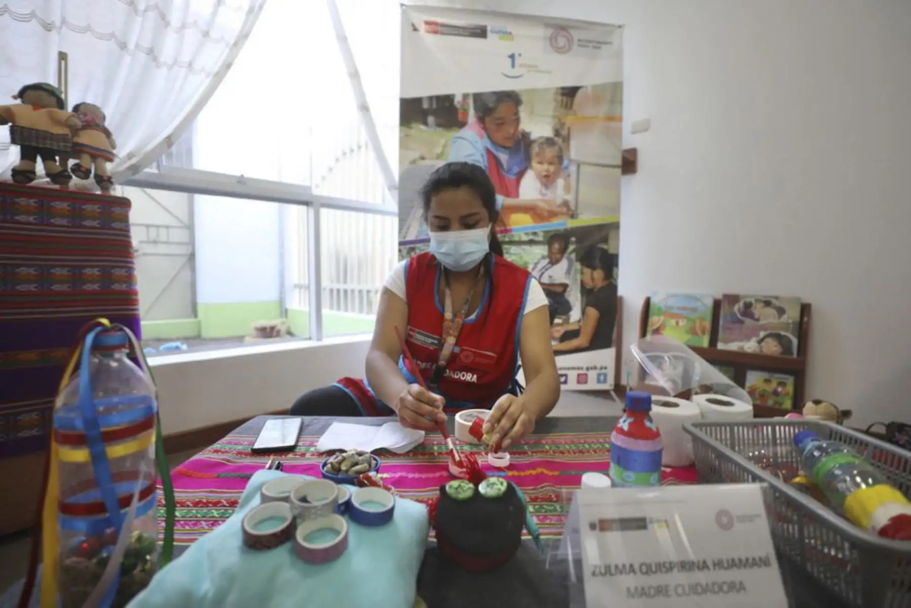 En el Centro Infantil de Atención Integral (CIAI) “Angelitos de Chalhuanca”, ubicado en el distrito del mismo nombre, la titular del Midis, Dina Boluarte, junto al gobernador regional, Baltazar Lantarón, supervisó el desarrollo de actividades de MIDIS Cuna Más. Foto: ANDINA/MIDIS